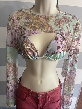 Almost Famous set top